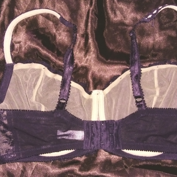 Felina Unlined Bra - Picture 4 of 5
